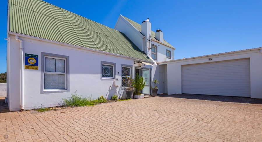 5 Bedroom Property for Sale in Skiathos Western Cape